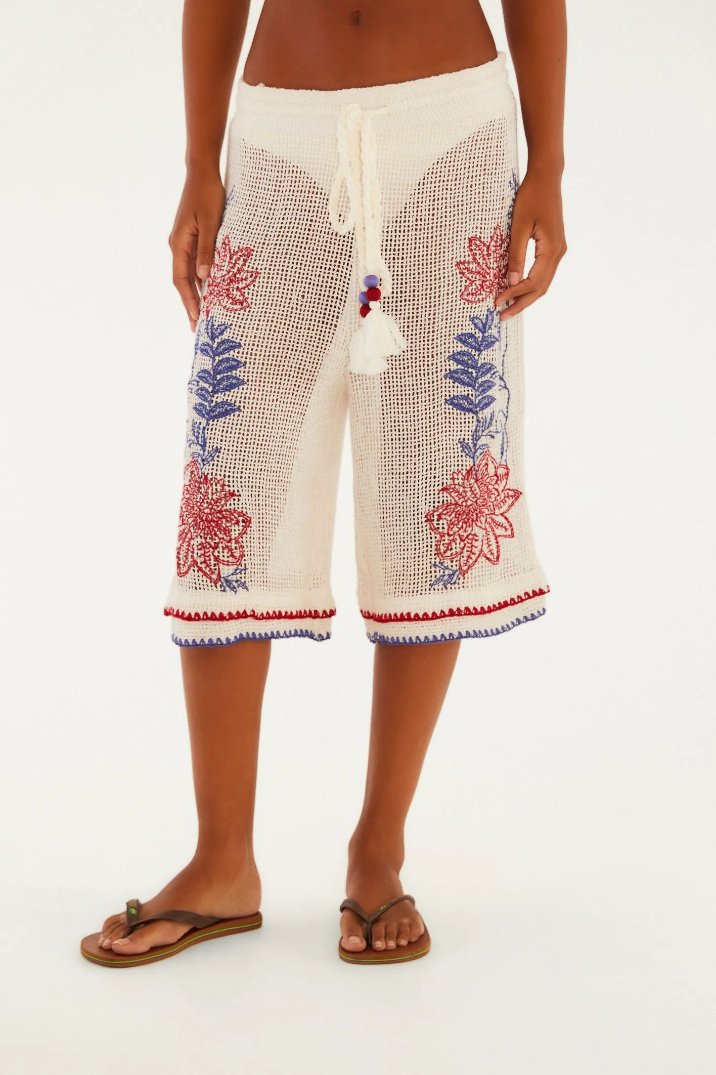 Pantacourt Bordada Floral Lina