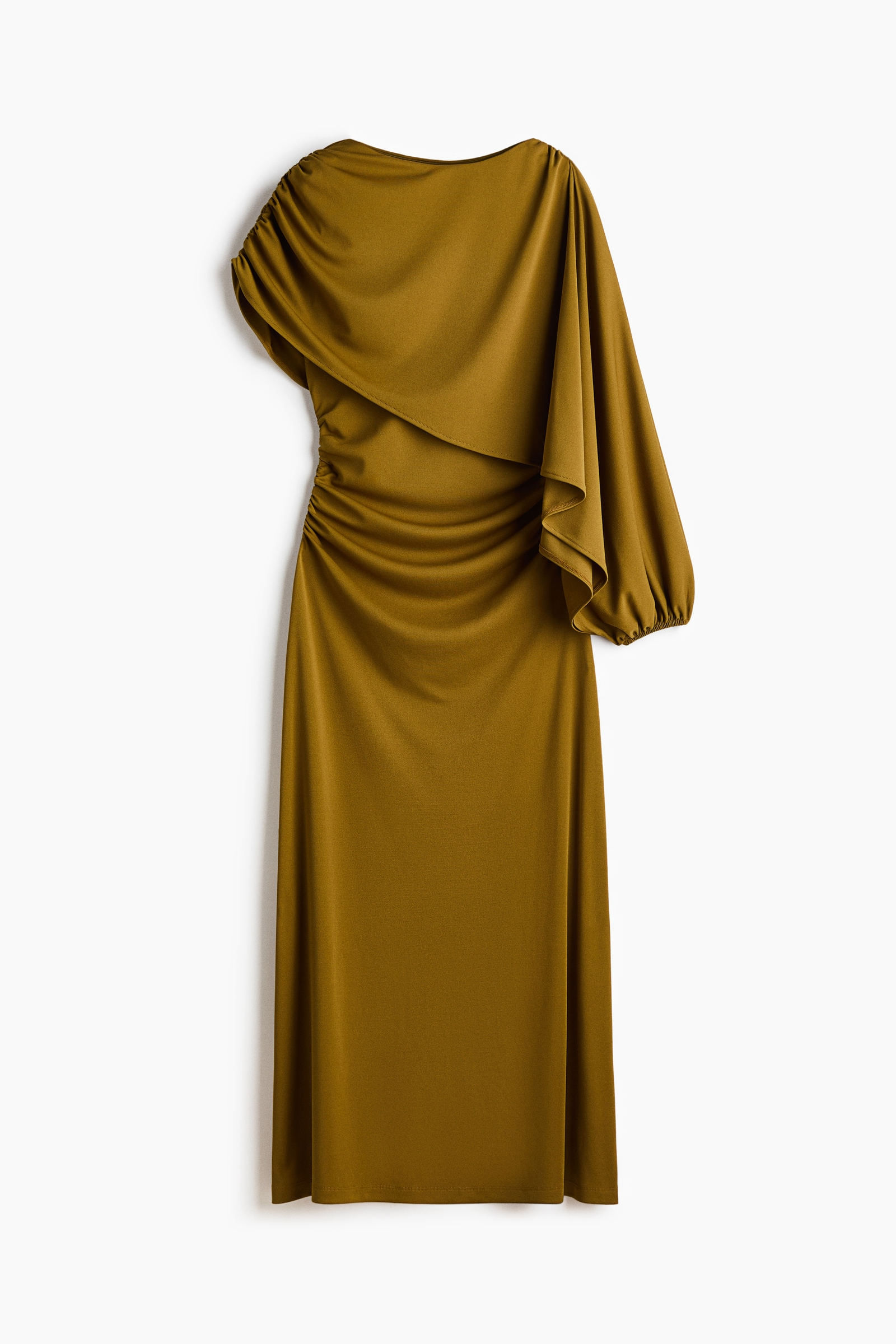 Vestido com capa drapeada