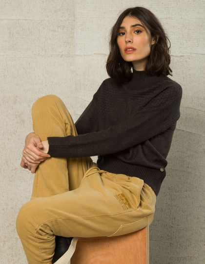 TRICOT FEMININO GOLA ALTA COM JACQUARD